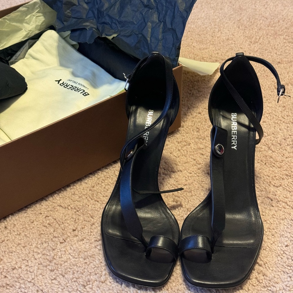 Burberry Heels Sandals sz8 ALMOST NEW with box